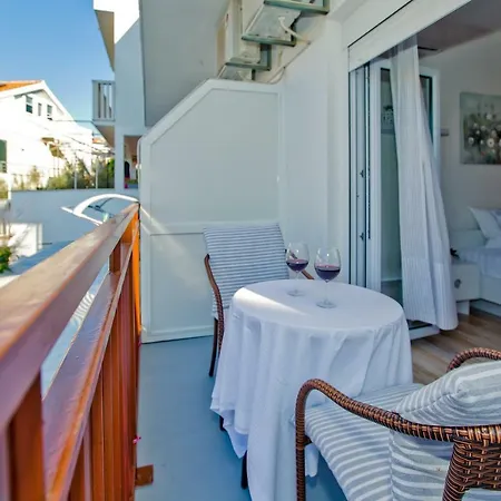 Ana Ii Apartment *