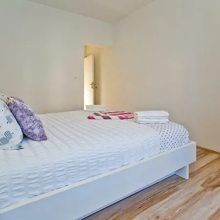 Apartment Ana Ii