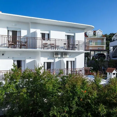 Ana Ii Apartment